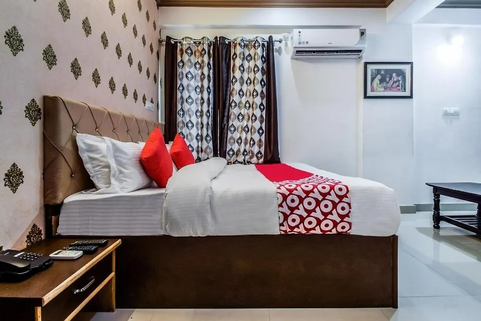 Amrapali Near Ca Circle Sec -14 Udaipur Hotell